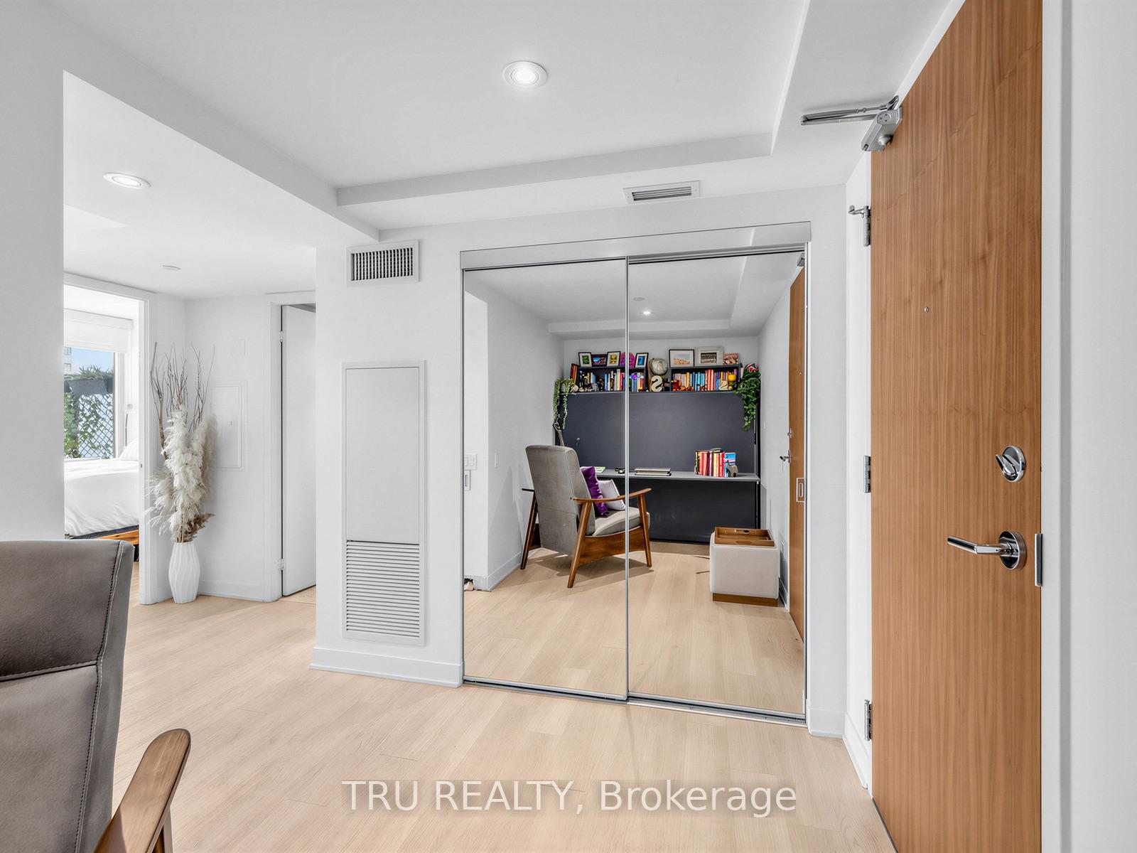 Photo 4 of Unit 3210, 70 Queens Wharf Road, Toronto, Waterfront Communities — HOMEH