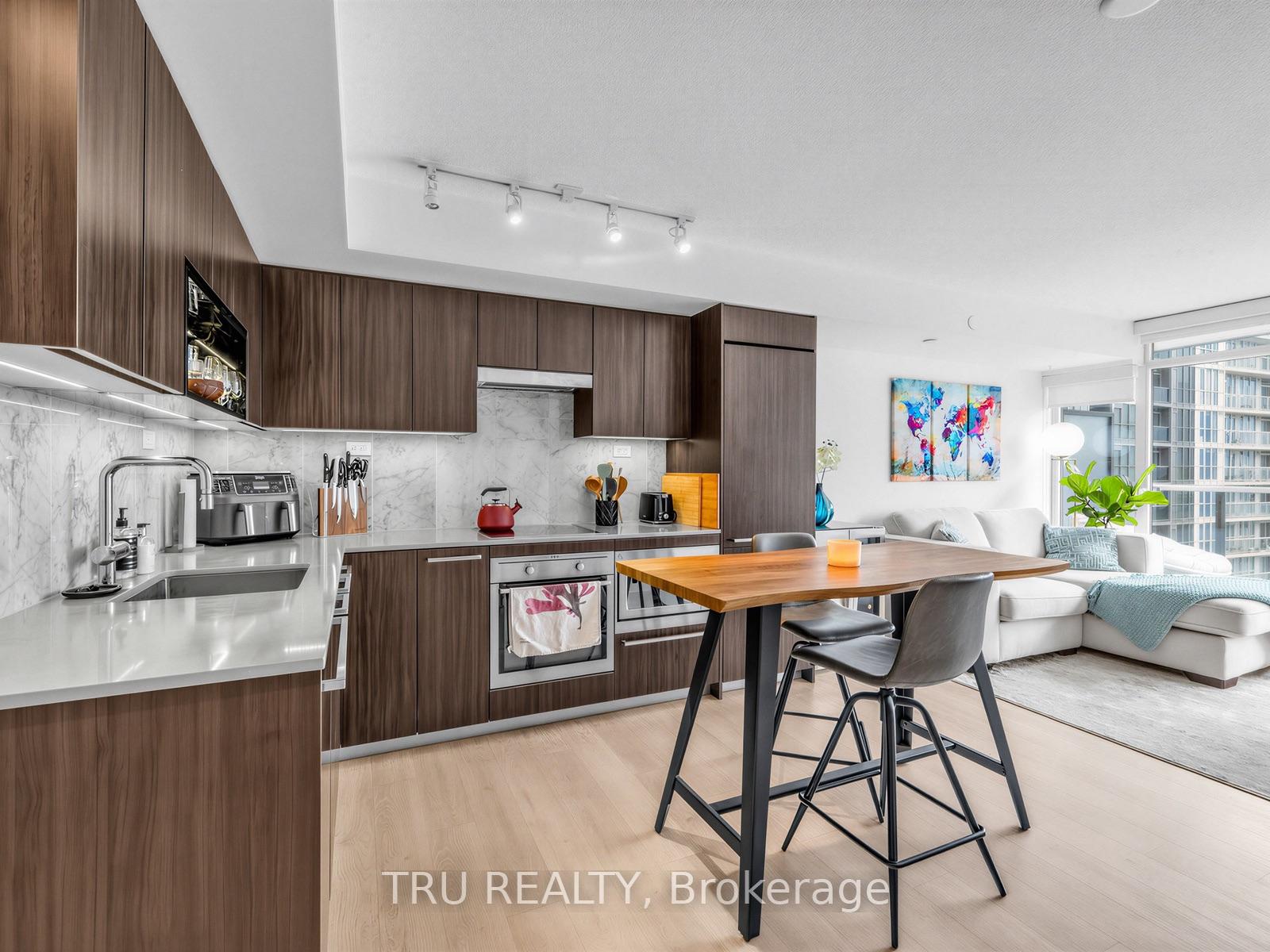 Photo 6 of Unit 3210, 70 Queens Wharf Road, Toronto, Waterfront Communities — HOMEH