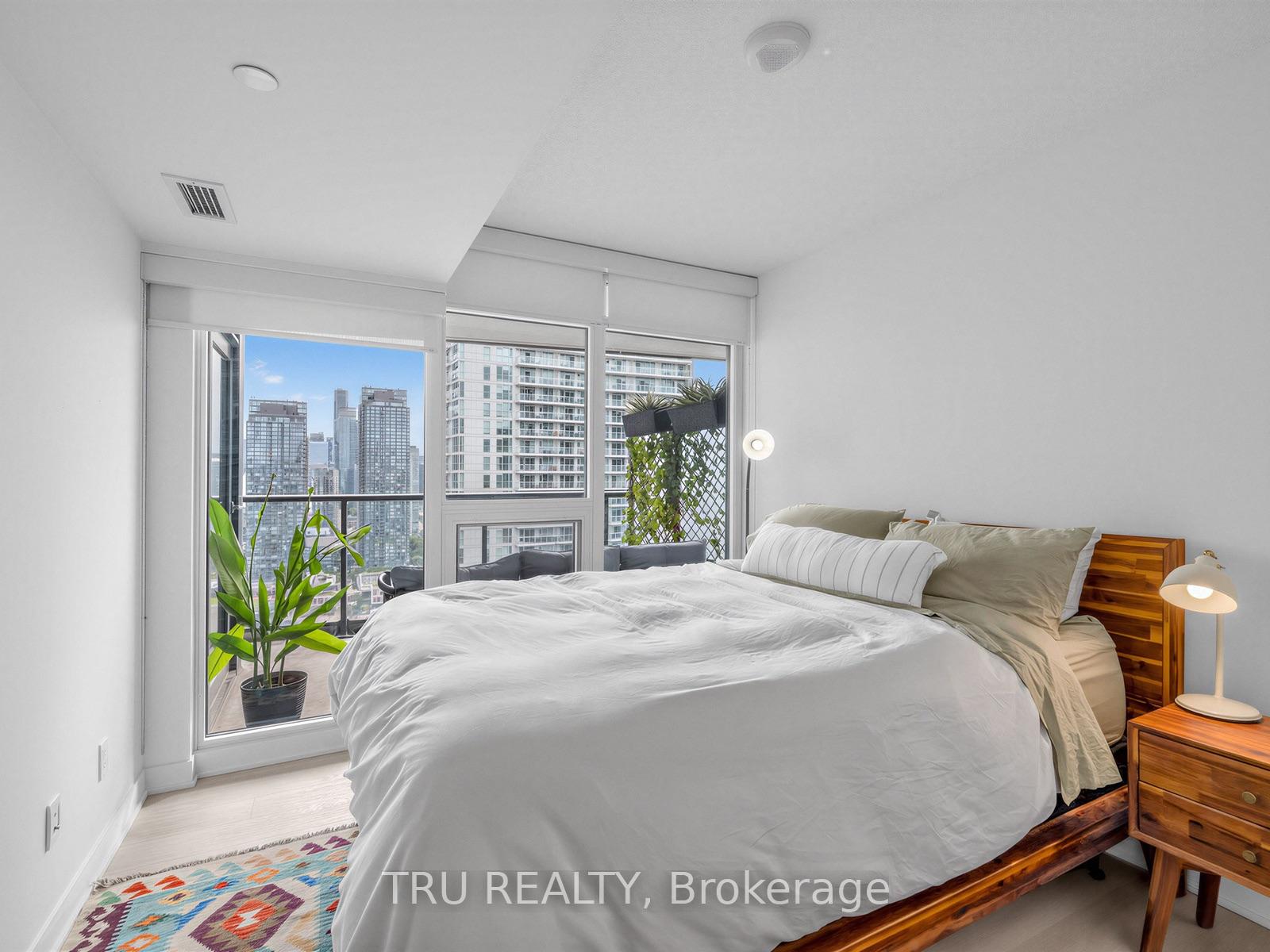 Photo 18 of Unit 3210, 70 Queens Wharf Road, Toronto, Waterfront Communities — HOMEH