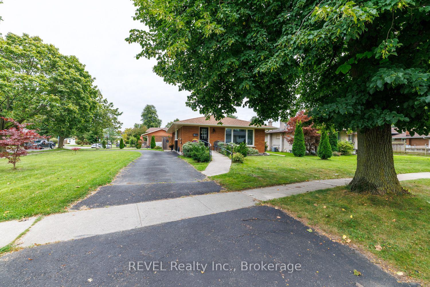 Photo 1 of 70 Champlain Avenue, Welland, N. Welland — HOMEH
