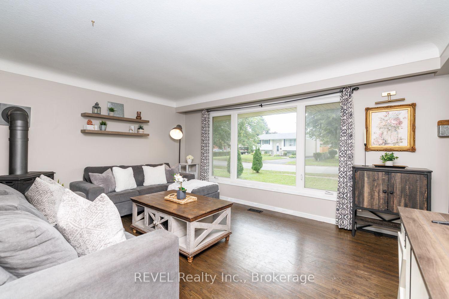 Photo 13 of 70 Champlain Avenue, Welland, N. Welland — HOMEH
