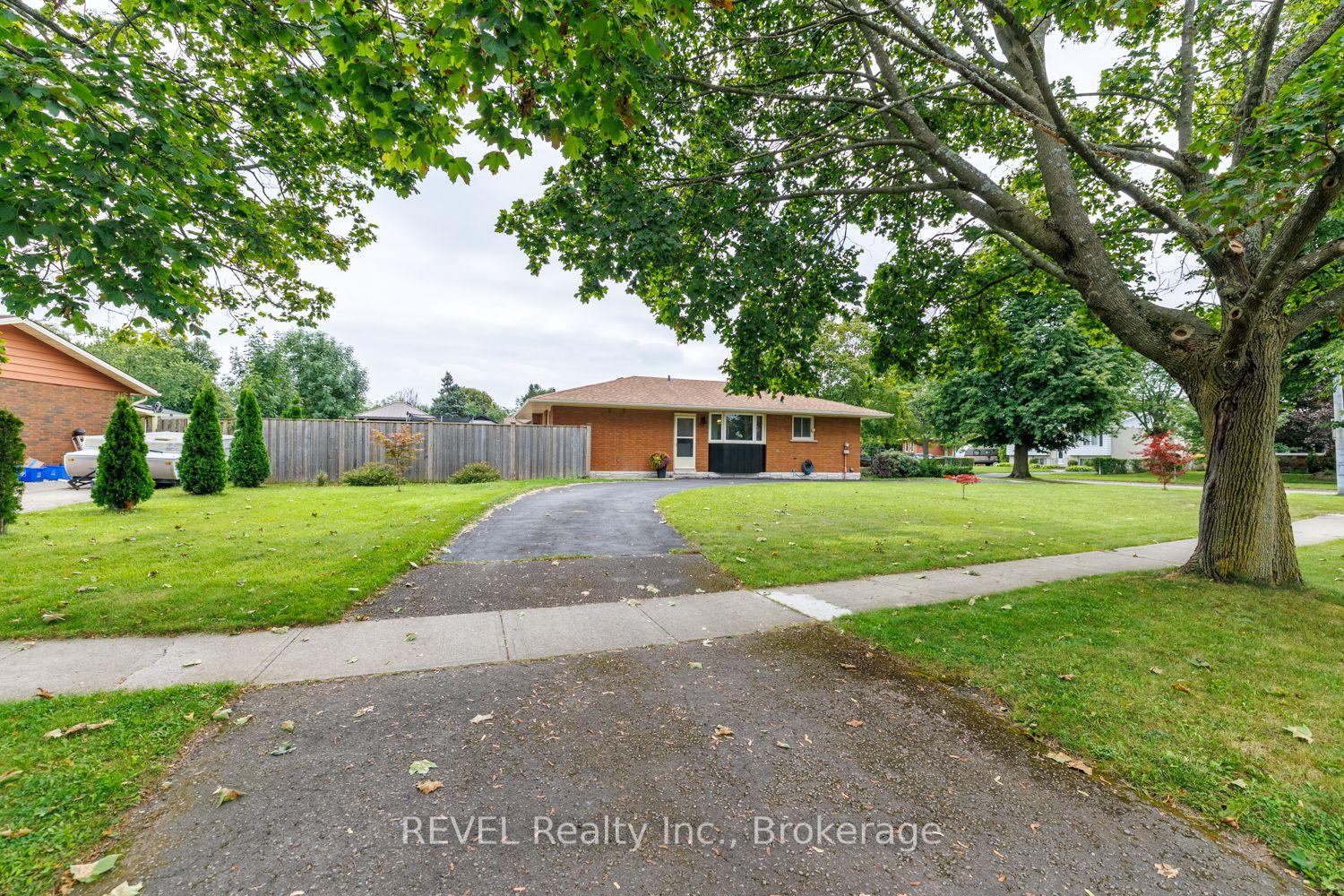 Photo 36 of 70 Champlain Avenue, Welland, N. Welland — HOMEH