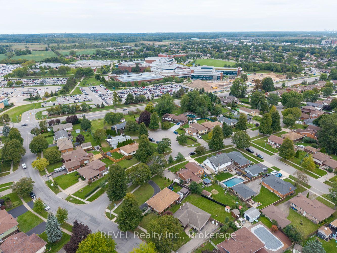 Photo 45 of 70 Champlain Avenue, Welland, N. Welland — HOMEH