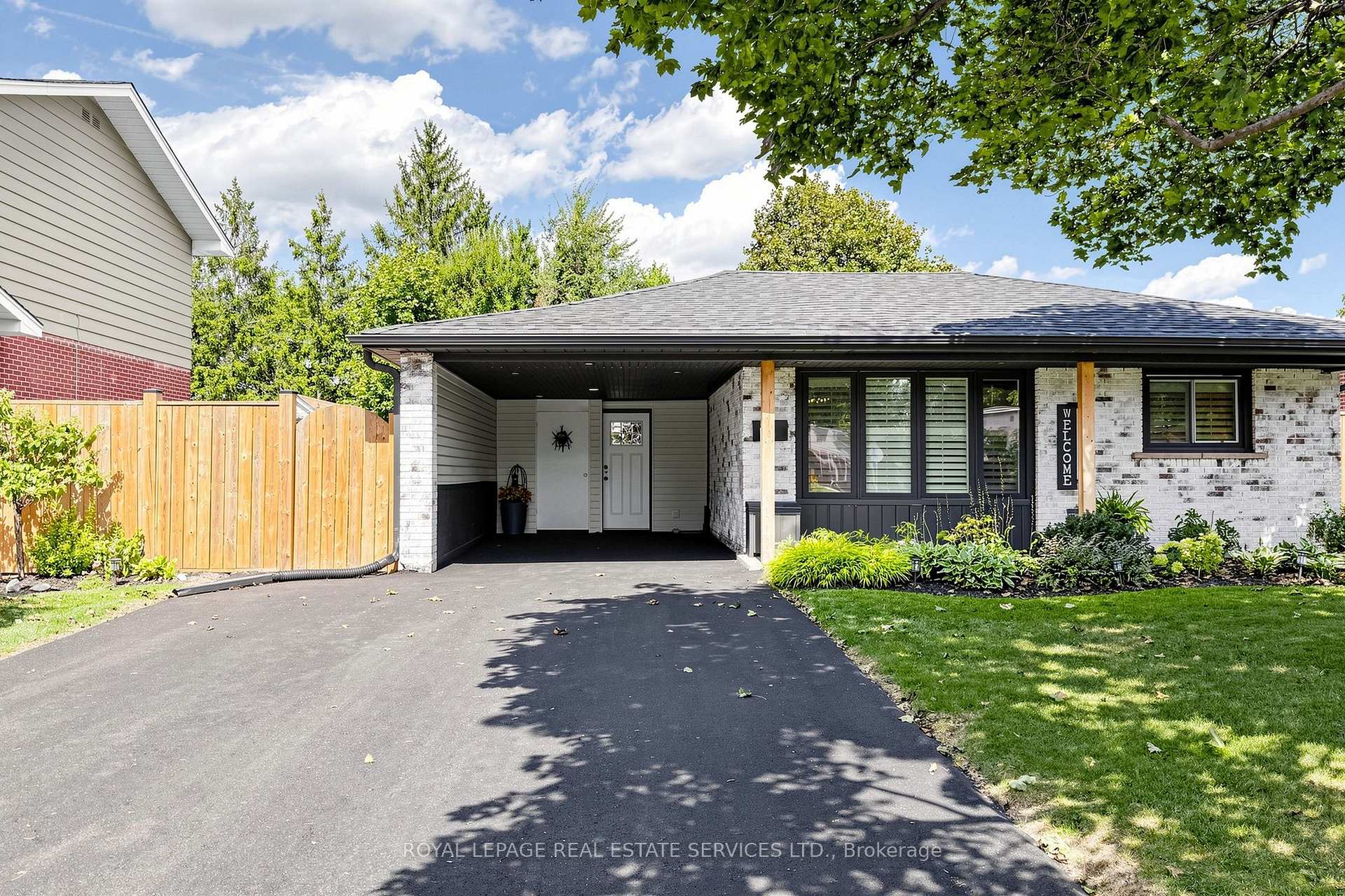 Photo 3 of 83 Delmar Drive, Hamilton, Buchanan — HOMEH