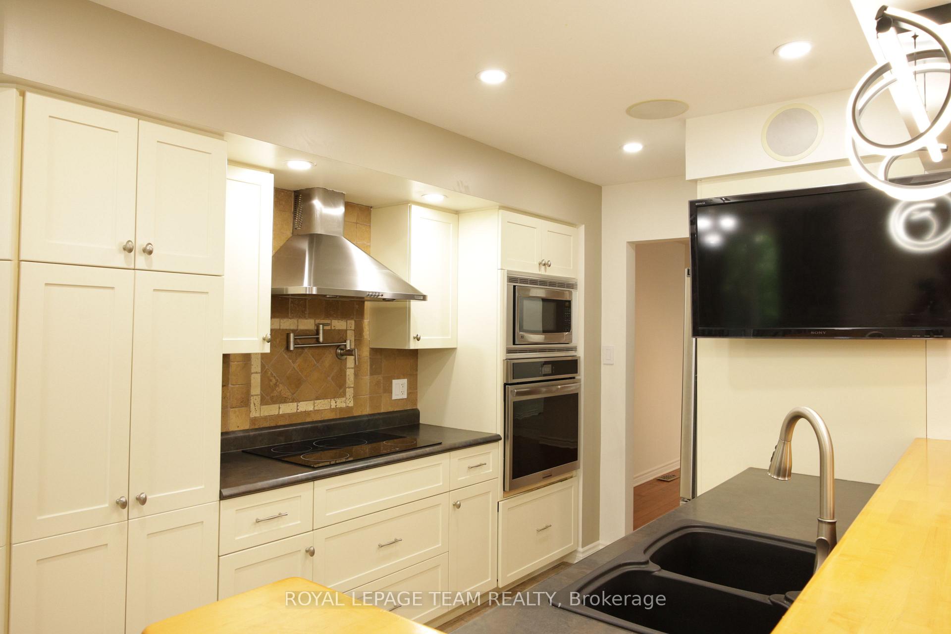 Photo 8 of 97 Springcreek Crescent, Ottawa, Fallowfield — HOMEH