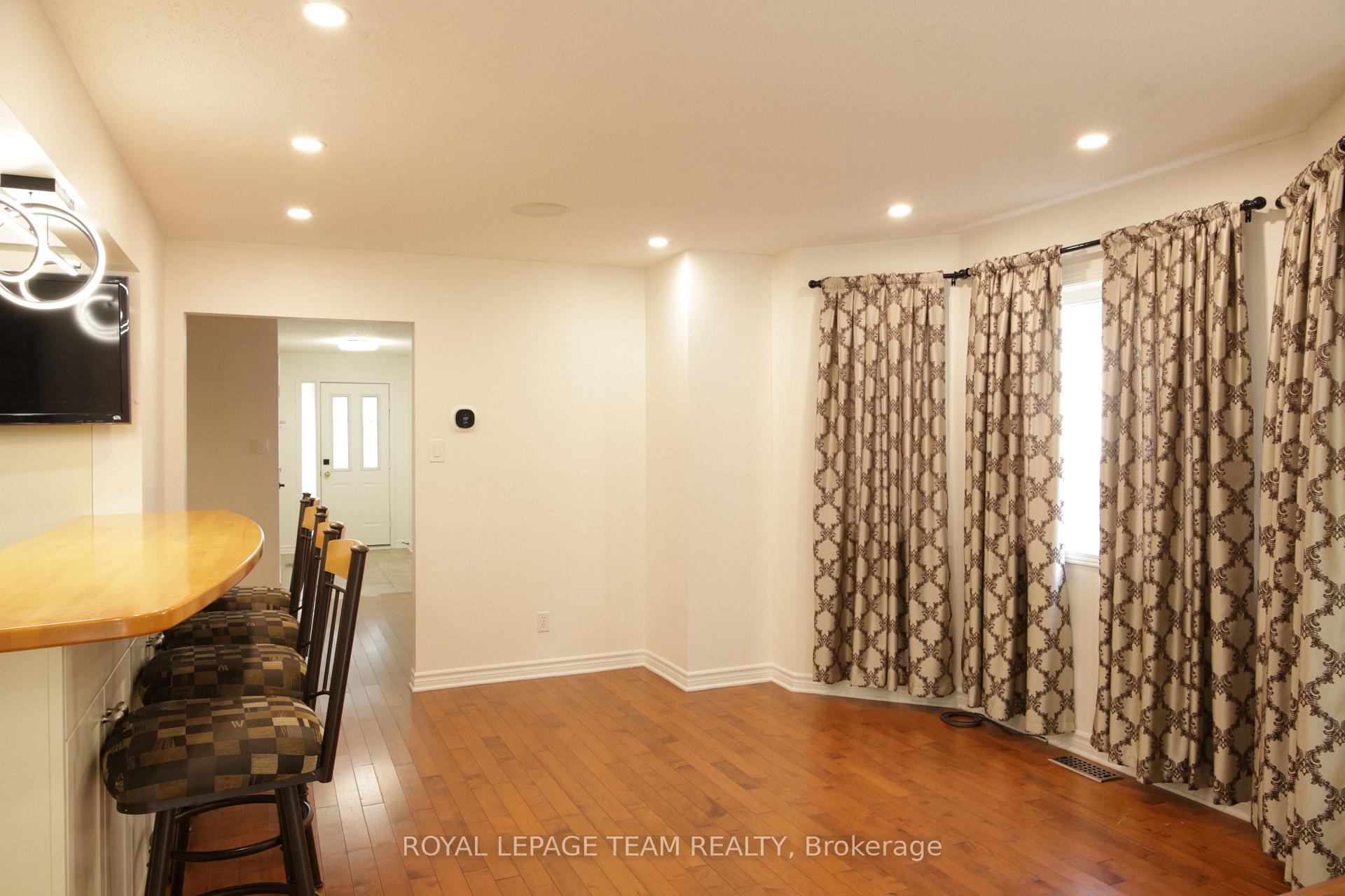 Photo 9 of 97 Springcreek Crescent, Ottawa, Fallowfield — HOMEH