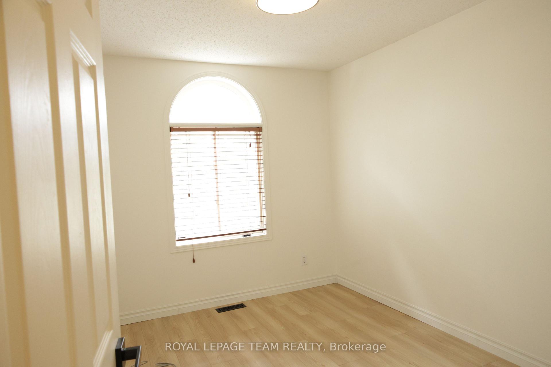 Photo 18 of 97 Springcreek Crescent, Ottawa, Fallowfield — HOMEH