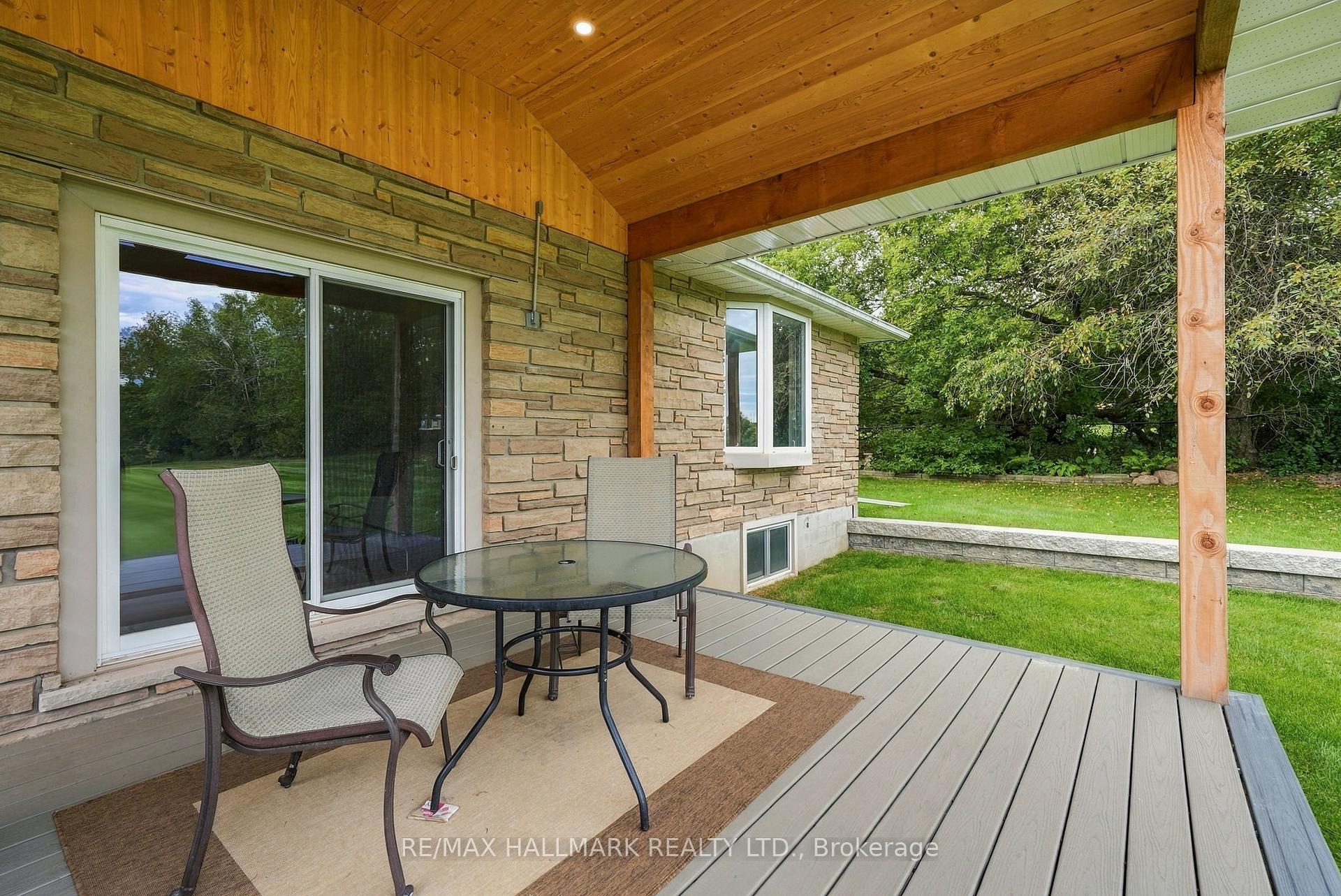 Photo 10 of 166 Hillcrest Drive, East Gwillimbury, Holland Landing — HOMEH