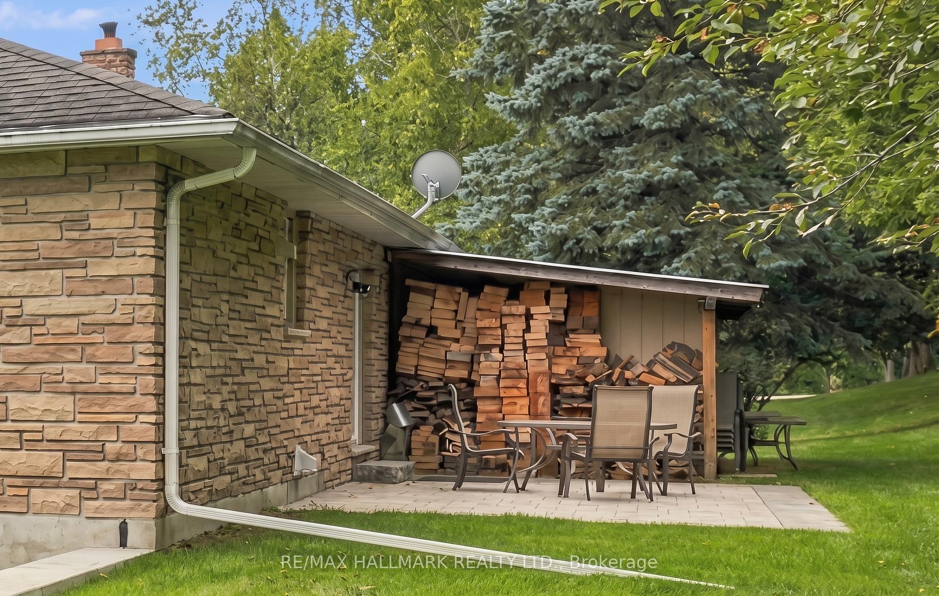 Photo 13 of 166 Hillcrest Drive, East Gwillimbury, Holland Landing — HOMEH