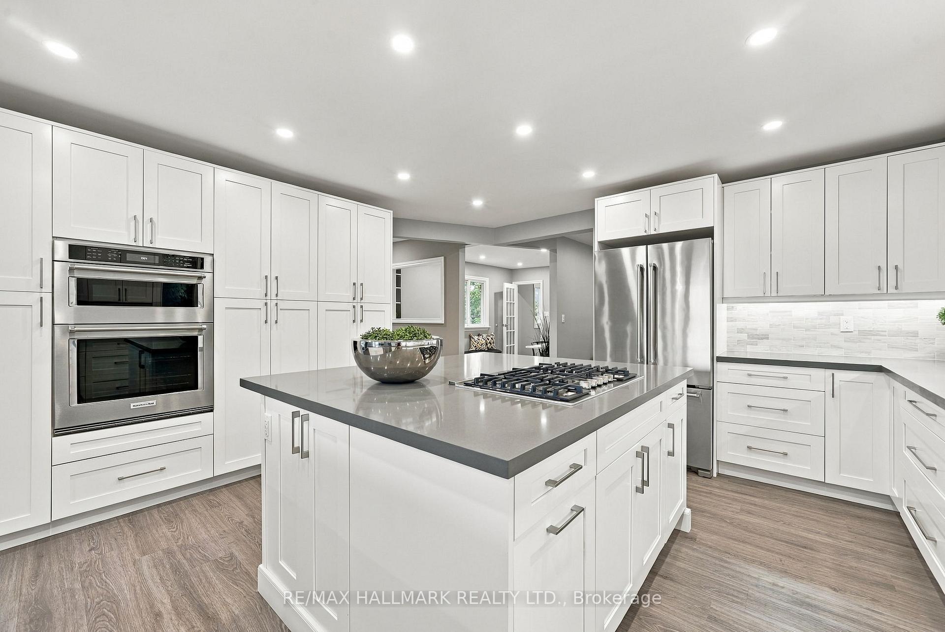 Photo 17 of 166 Hillcrest Drive, East Gwillimbury, Holland Landing — HOMEH