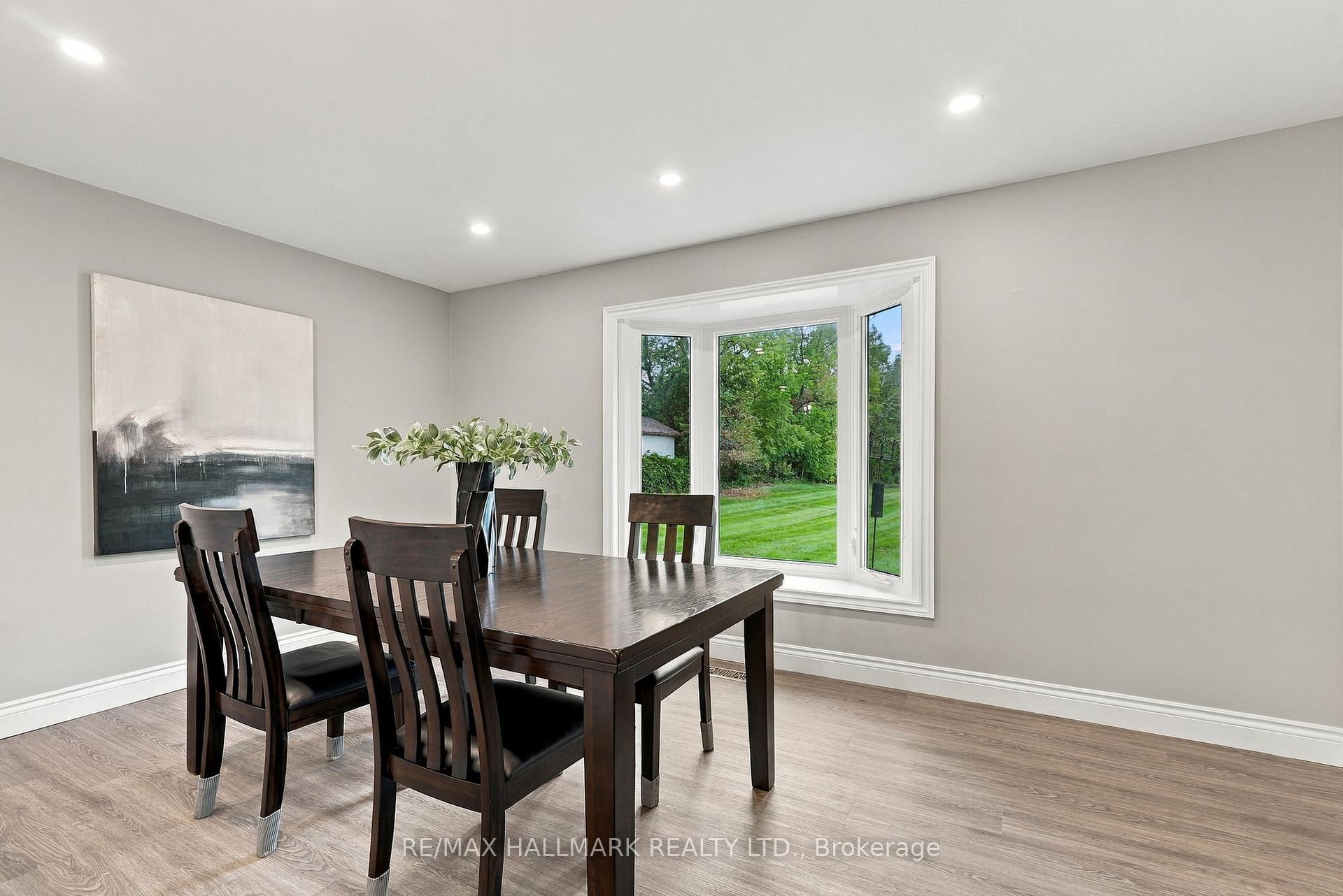 Photo 18 of 166 Hillcrest Drive, East Gwillimbury, Holland Landing — HOMEH