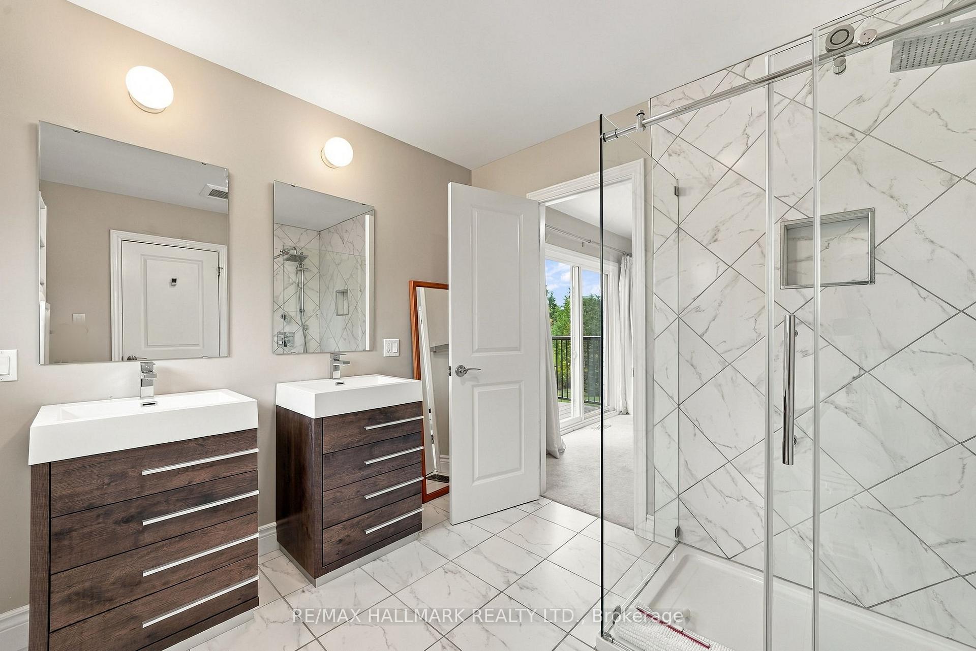 Photo 25 of 166 Hillcrest Drive, East Gwillimbury, Holland Landing — HOMEH