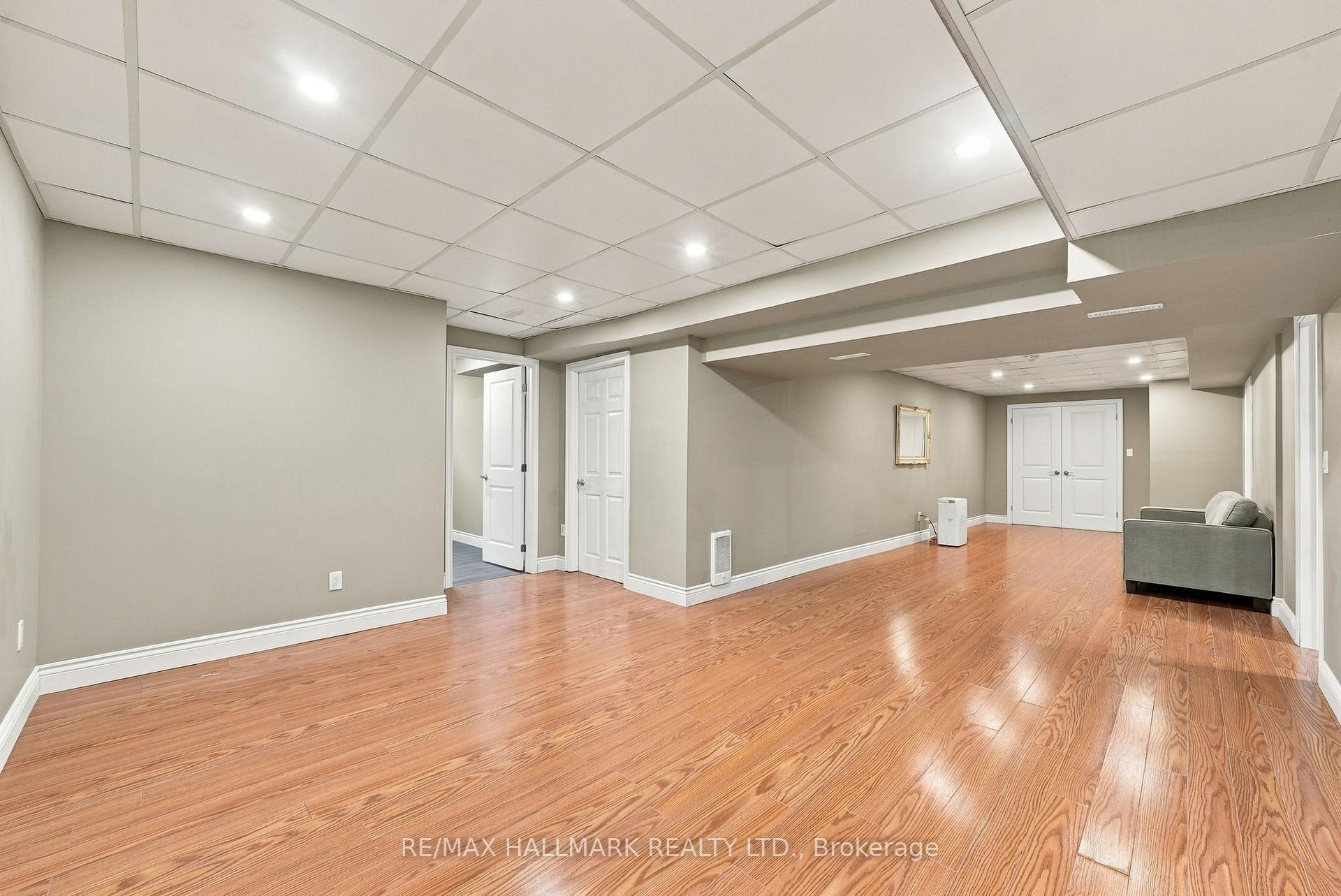Photo 32 of 166 Hillcrest Drive, East Gwillimbury, Holland Landing — HOMEH