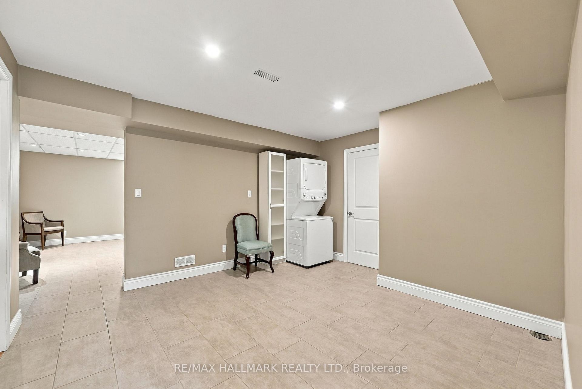 Photo 34 of 166 Hillcrest Drive, East Gwillimbury, Holland Landing — HOMEH