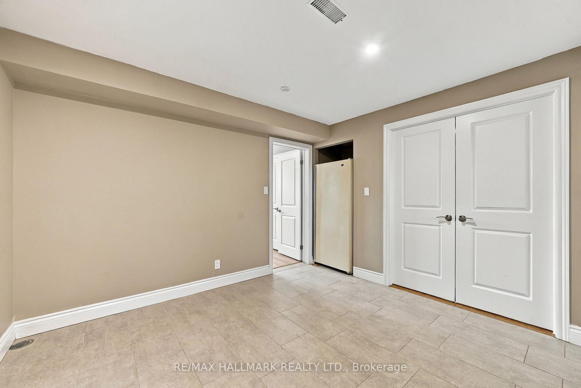 Photo 36 of 166 Hillcrest Drive, East Gwillimbury, Holland Landing — HOMEH