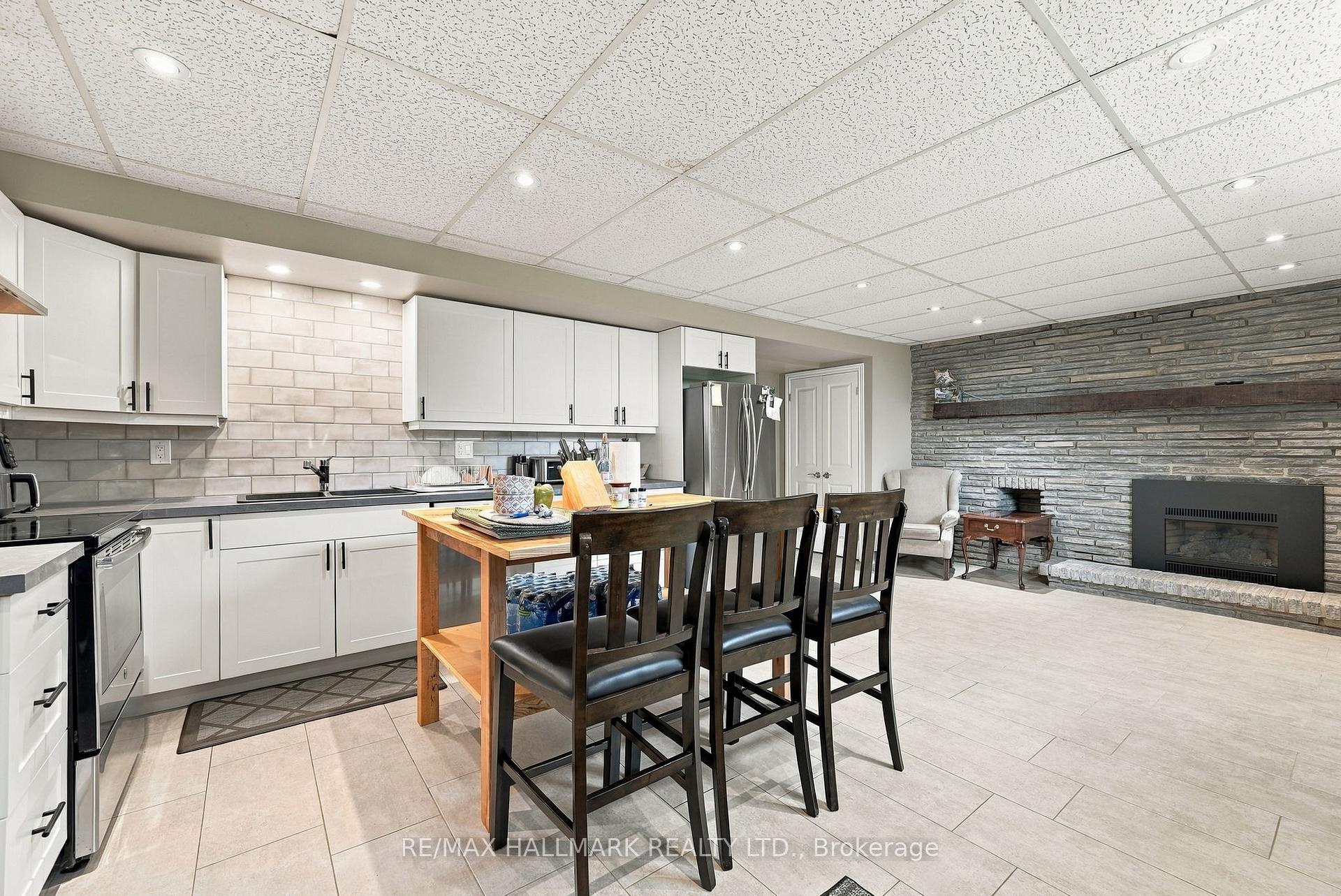 Photo 39 of 166 Hillcrest Drive, East Gwillimbury, Holland Landing — HOMEH