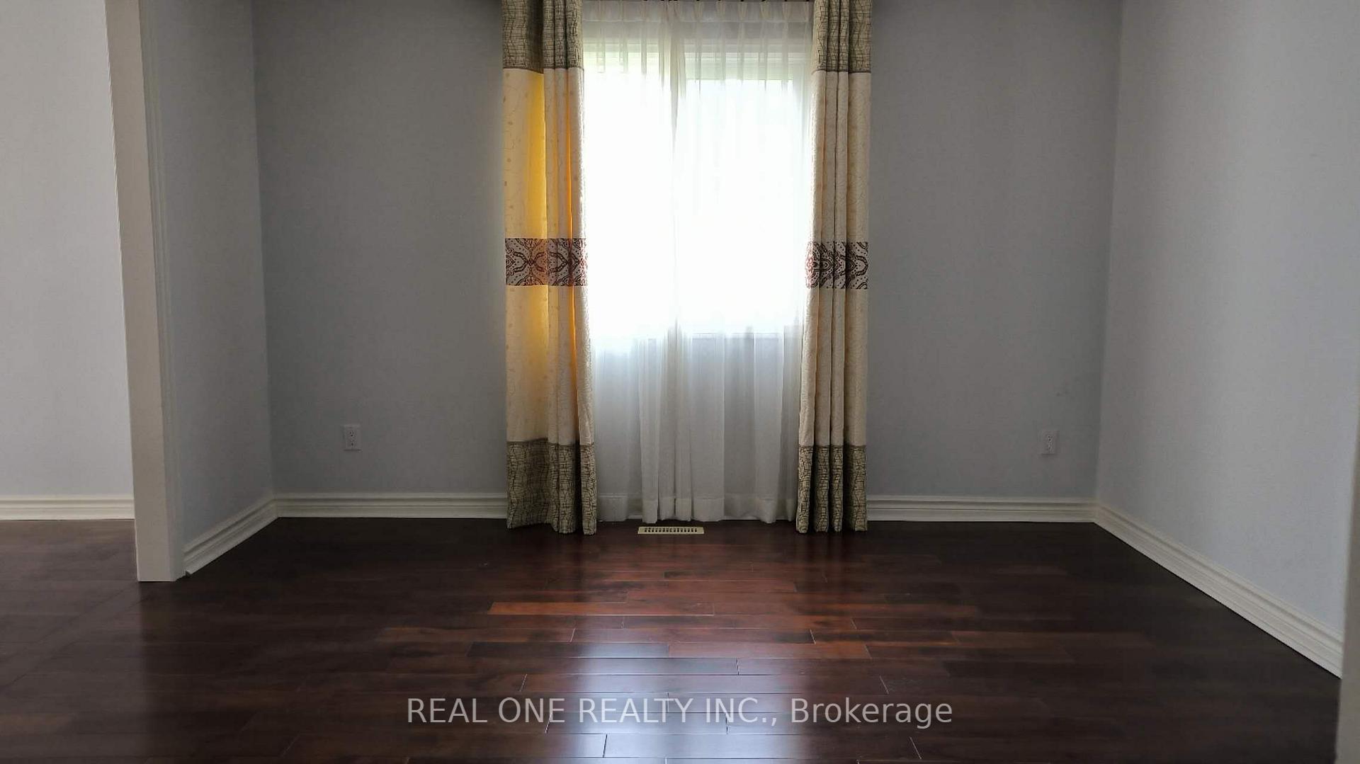 Photo 10 of 12 Atlantic Avenue, Markham, Markville — HOMEH