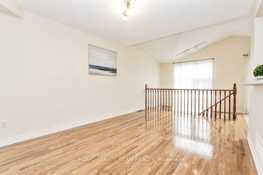 Photo 7 of 122 Saddlesmith Circle, Ottawa, Kanata - Emerald Meadows/Trailwest — HOMEH