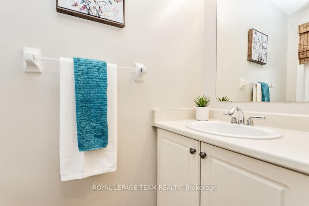 Photo 17 of 122 Saddlesmith Circle, Ottawa, Kanata - Emerald Meadows/Trailwest — HOMEH