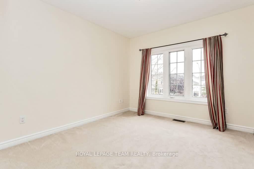 Photo 23 of 122 Saddlesmith Circle, Ottawa, Kanata - Emerald Meadows/Trailwest — HOMEH