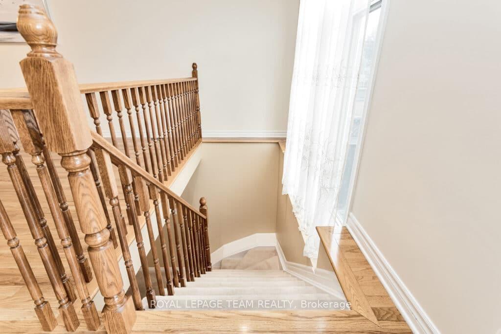 Photo 26 of 122 Saddlesmith Circle, Ottawa, Kanata - Emerald Meadows/Trailwest — HOMEH