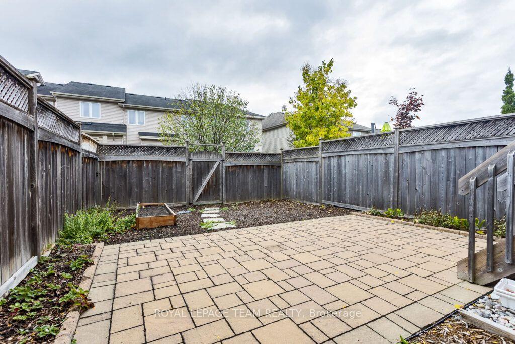 Photo 32 of 122 Saddlesmith Circle, Ottawa, Kanata - Emerald Meadows/Trailwest — HOMEH