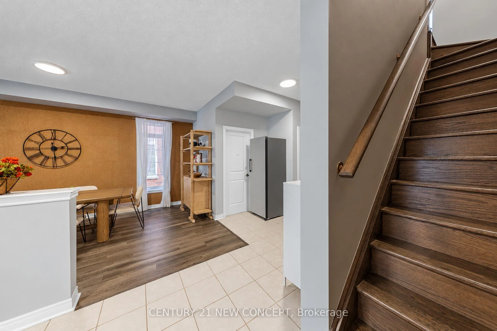 Photo 2 of 3058 Eberly Woods Drive, Oakville, Glenorchy — HOMEH