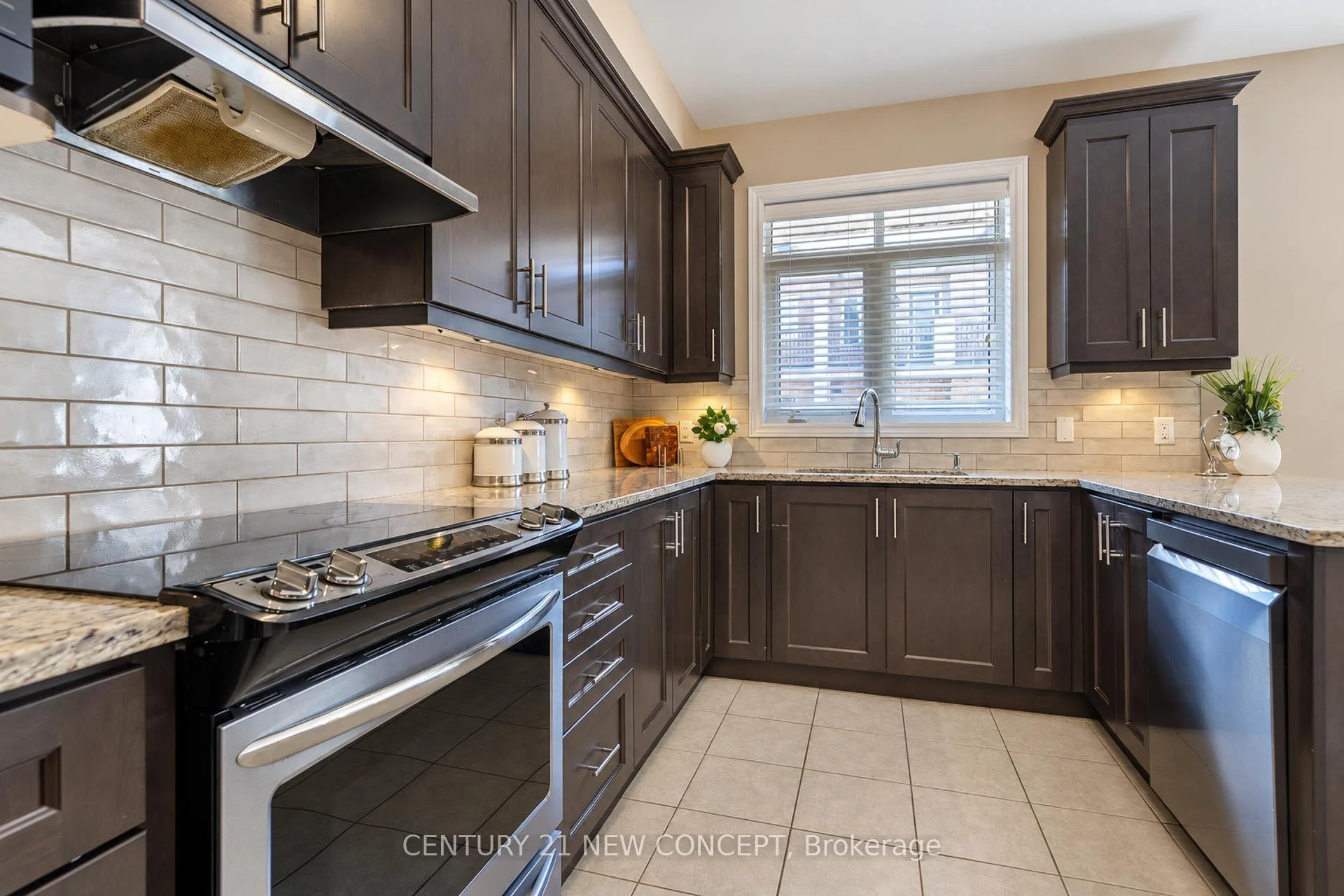 Photo 11 of 3058 Eberly Woods Drive, Oakville, Glenorchy — HOMEH