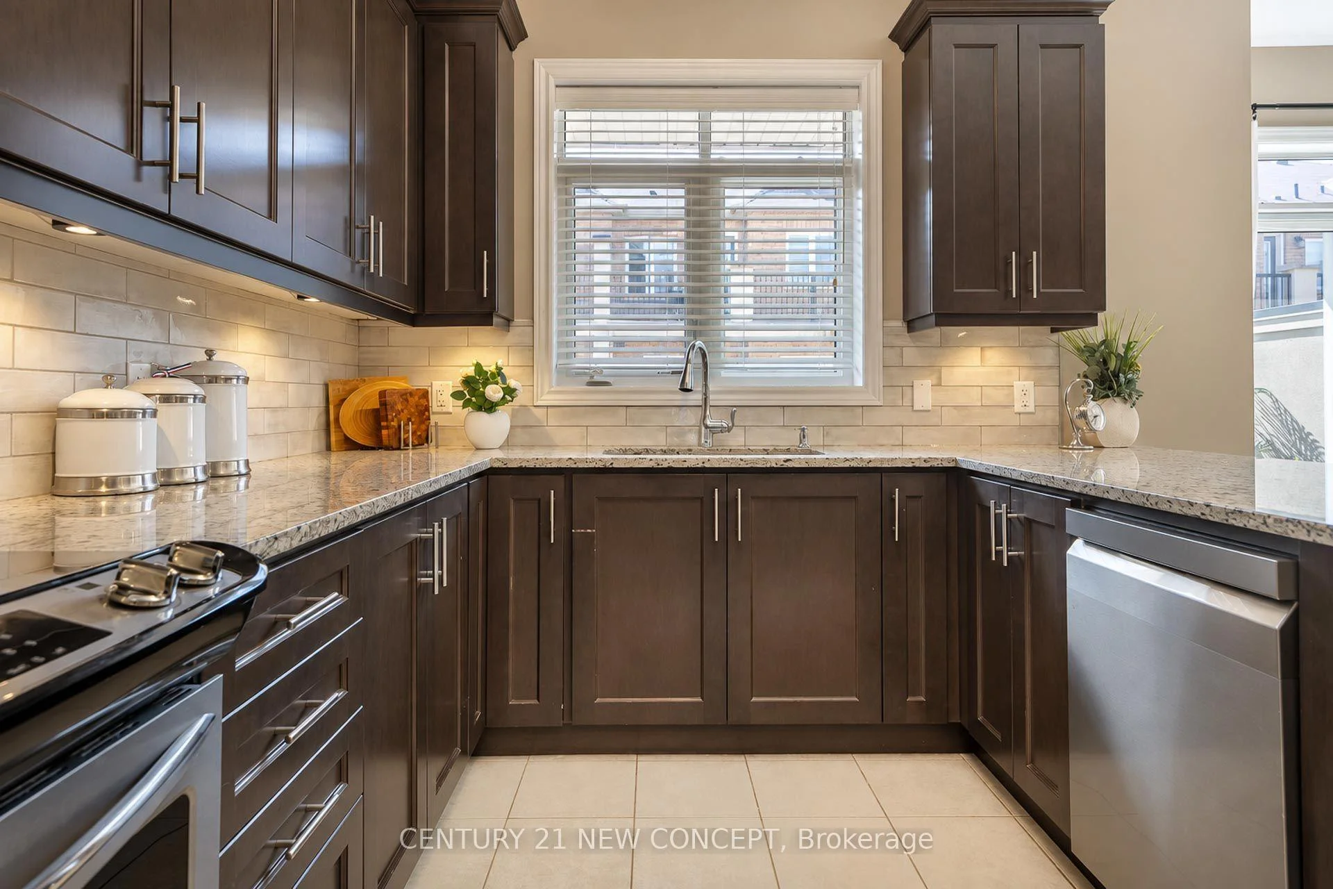 Photo 13 of 3058 Eberly Woods Drive, Oakville, Glenorchy — HOMEH