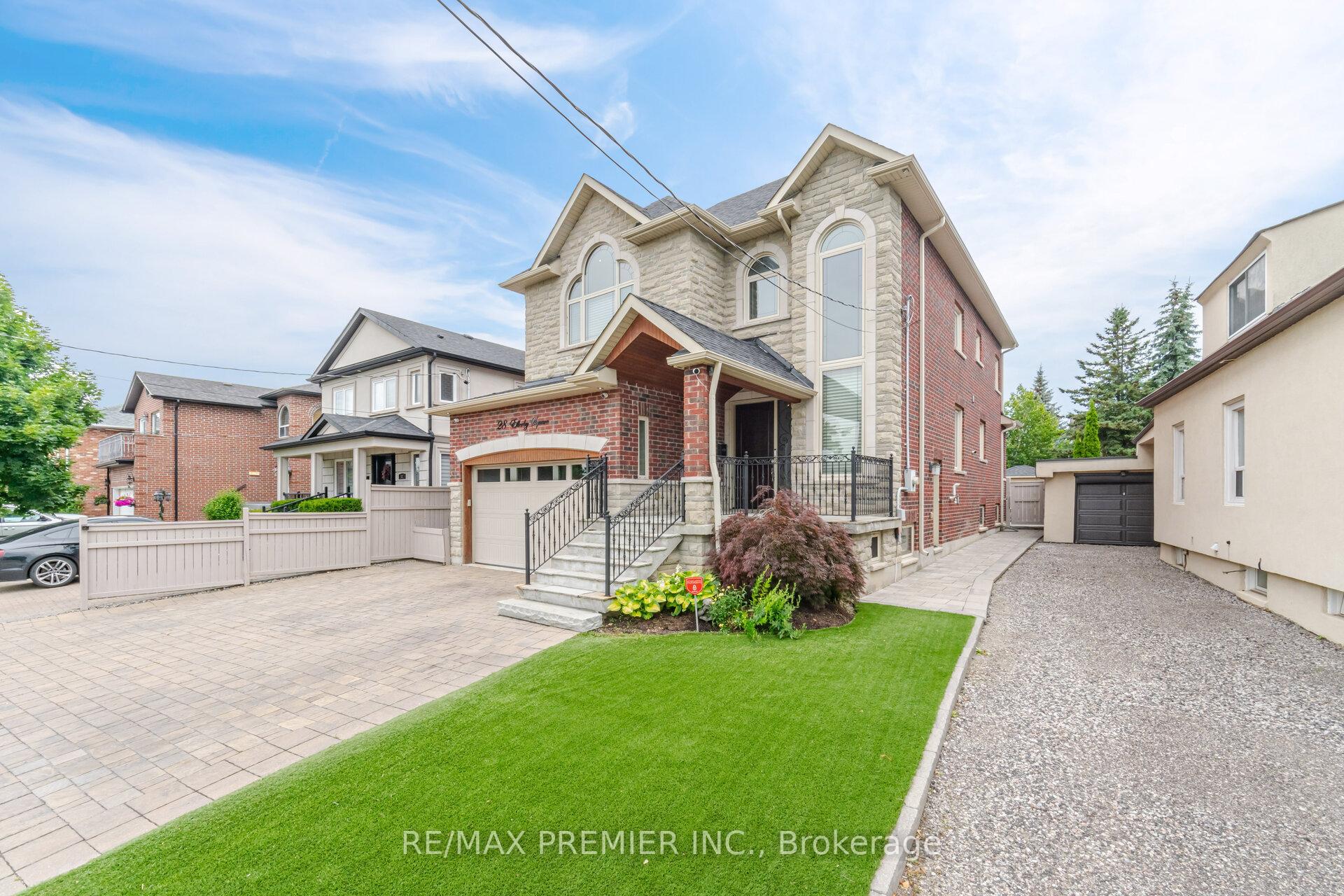 Photo 1 of 28 Ellerby Square N, Vaughan, West Woodbridge — HOMEH
