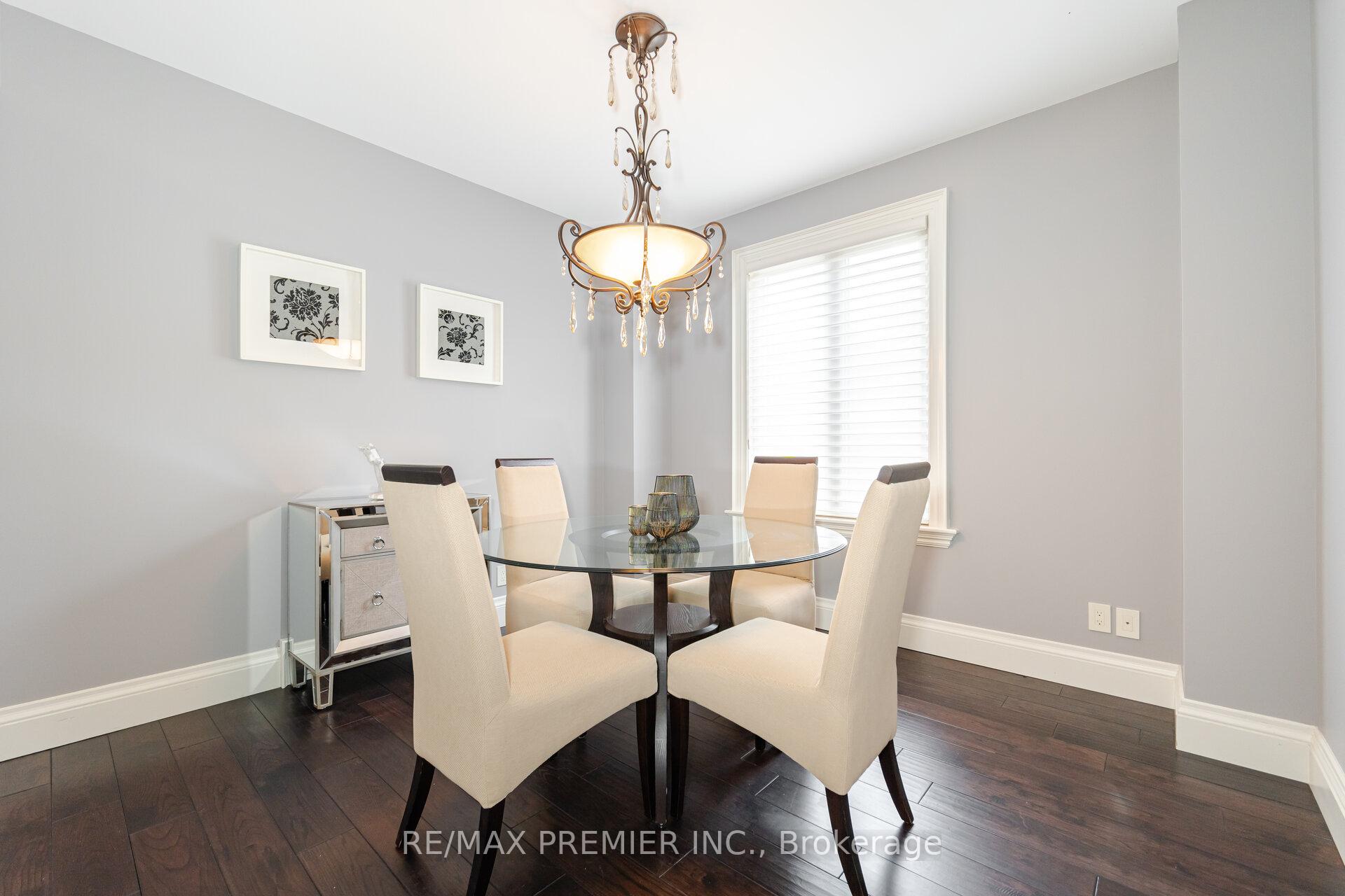 Photo 8 of 28 Ellerby Square N, Vaughan, West Woodbridge — HOMEH