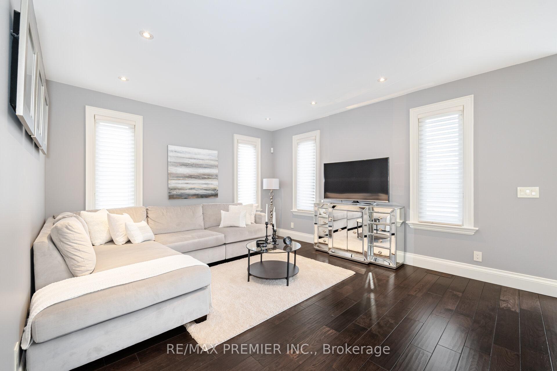 Photo 14 of 28 Ellerby Square N, Vaughan, West Woodbridge — HOMEH