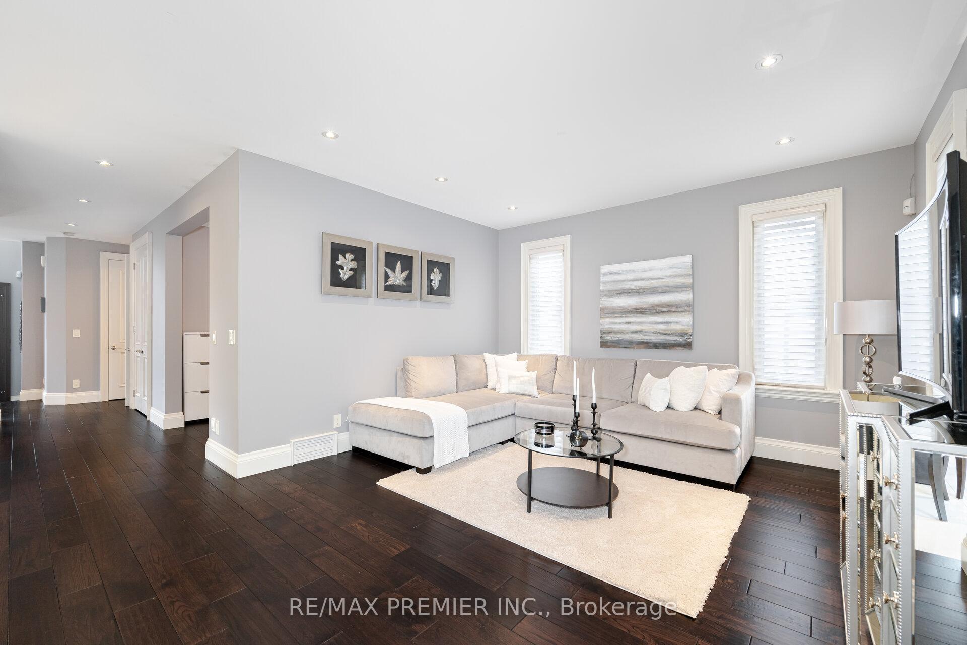 Photo 15 of 28 Ellerby Square N, Vaughan, West Woodbridge — HOMEH