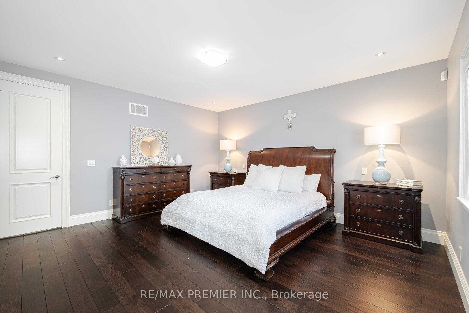 Photo 18 of 28 Ellerby Square N, Vaughan, West Woodbridge — HOMEH