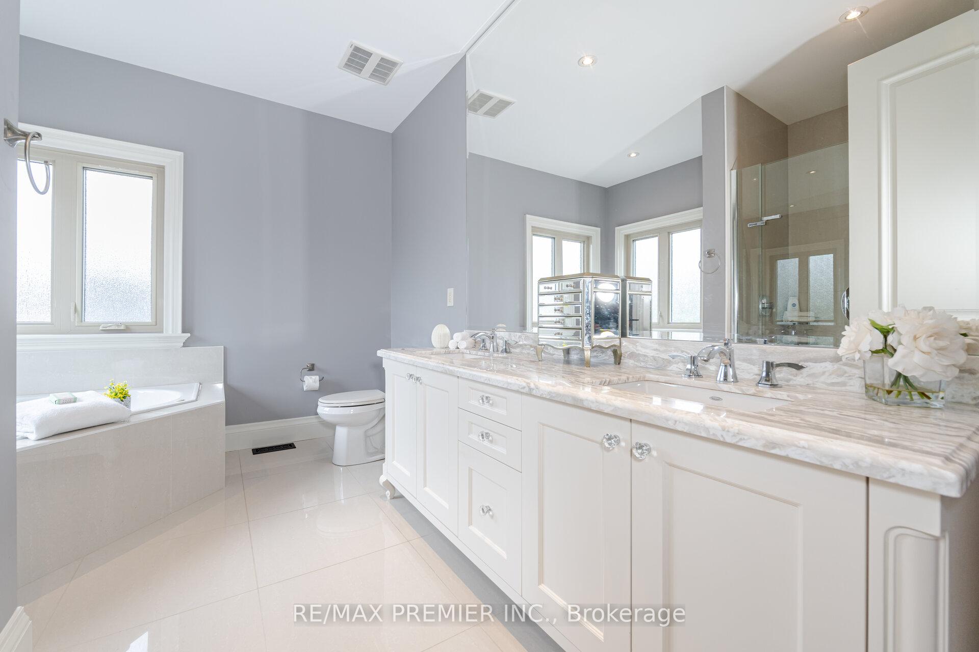 Photo 19 of 28 Ellerby Square N, Vaughan, West Woodbridge — HOMEH