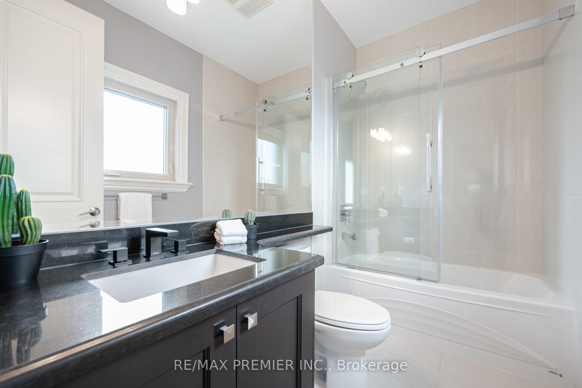 Photo 23 of 28 Ellerby Square N, Vaughan, West Woodbridge — HOMEH