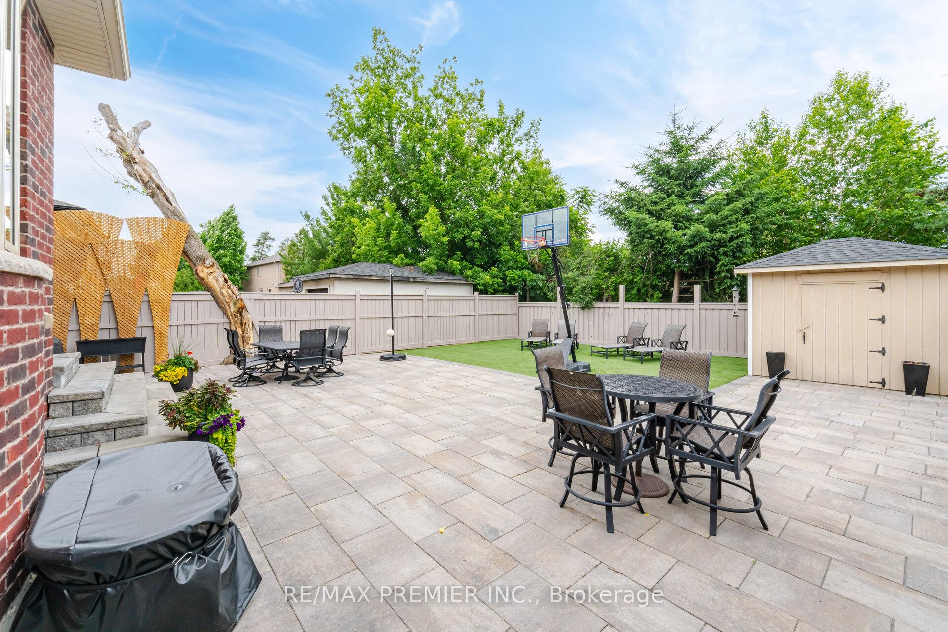 Photo 35 of 28 Ellerby Square N, Vaughan, West Woodbridge — HOMEH