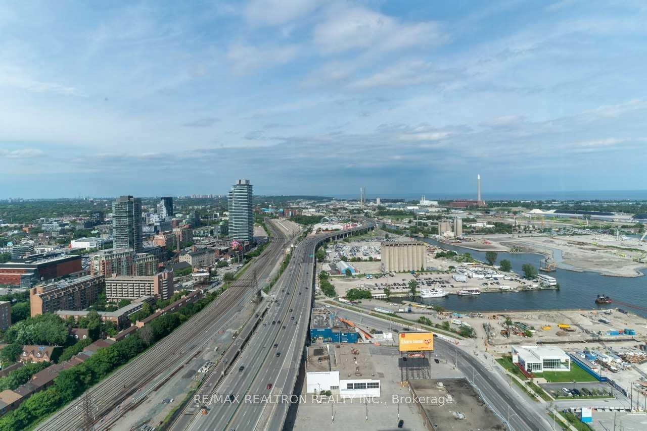 Photo 10 of Unit 3105, 16 Bonnycastle Street, Toronto, Waterfront Communities — HOMEH