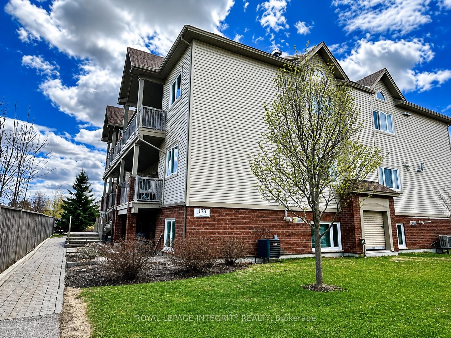 Photo of Unit A, 173 Crestway Drive