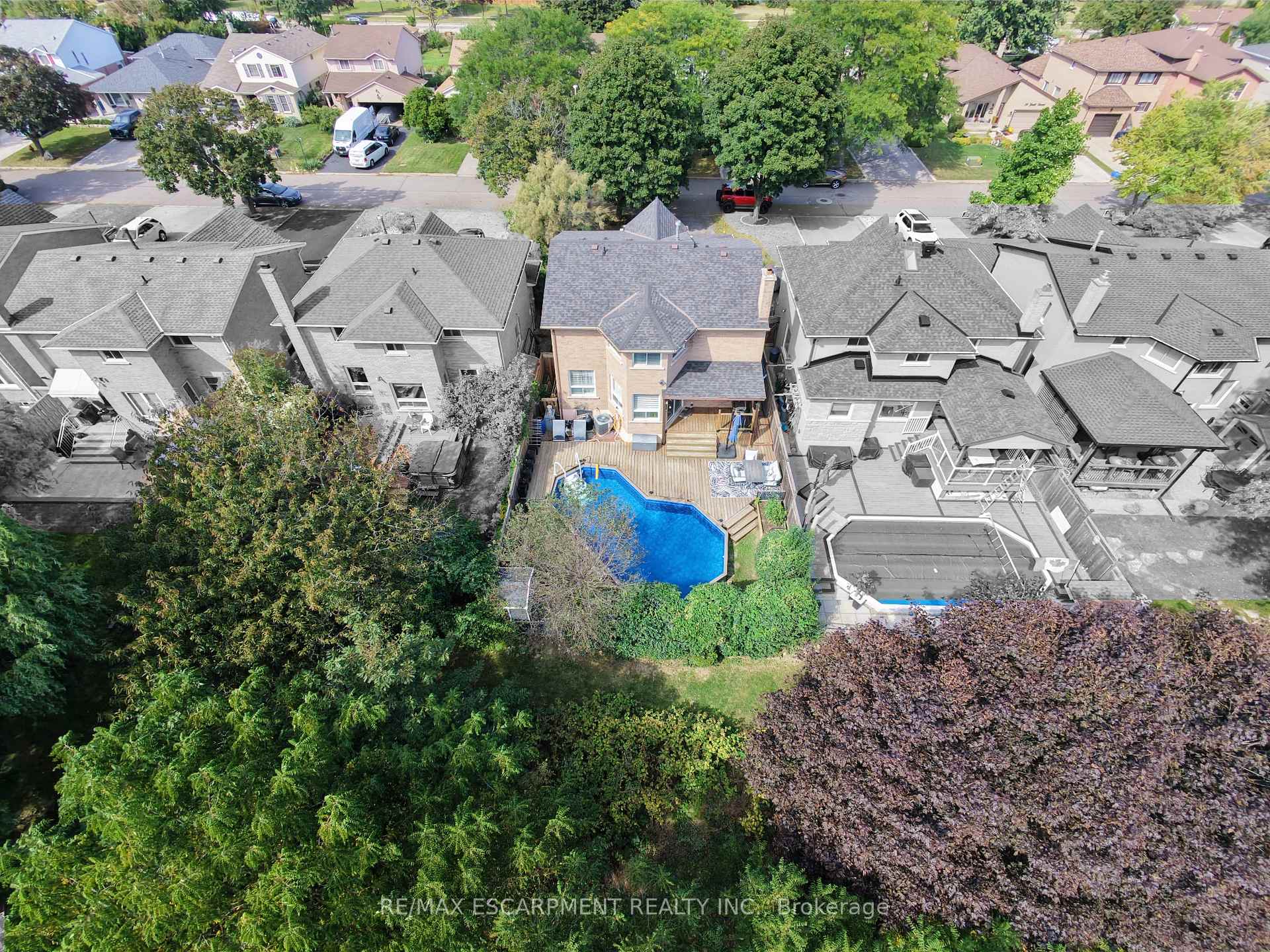 Photo 5 of 35 Gerald Crescent, Hamilton, Stoney Creek Mountain — HOMEH