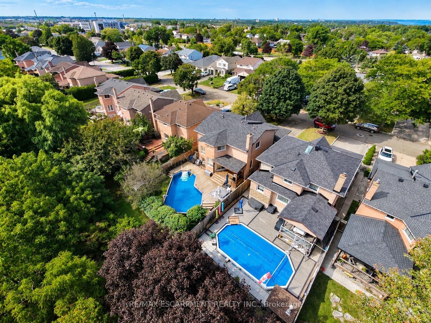 Photo 7 of 35 Gerald Crescent, Hamilton, Stoney Creek Mountain — HOMEH