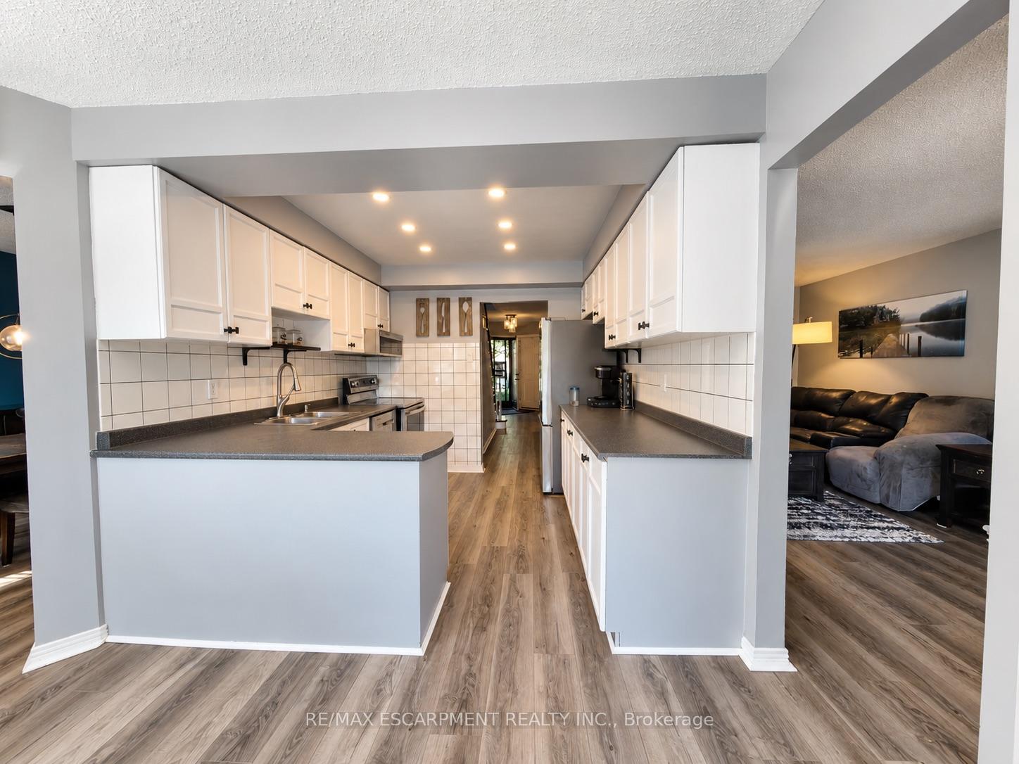 Photo 16 of 35 Gerald Crescent, Hamilton, Stoney Creek Mountain — HOMEH