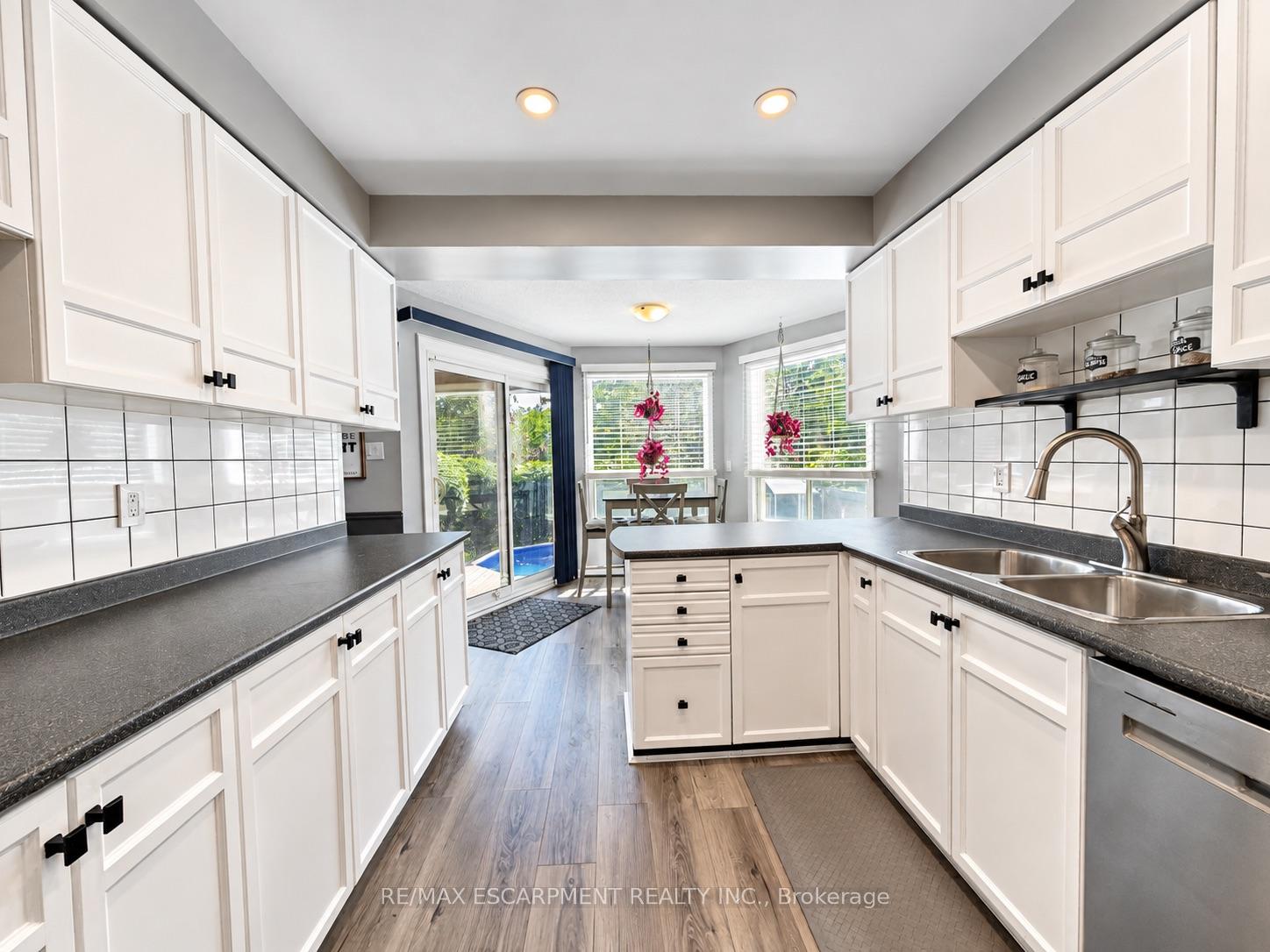 Photo 20 of 35 Gerald Crescent, Hamilton, Stoney Creek Mountain — HOMEH