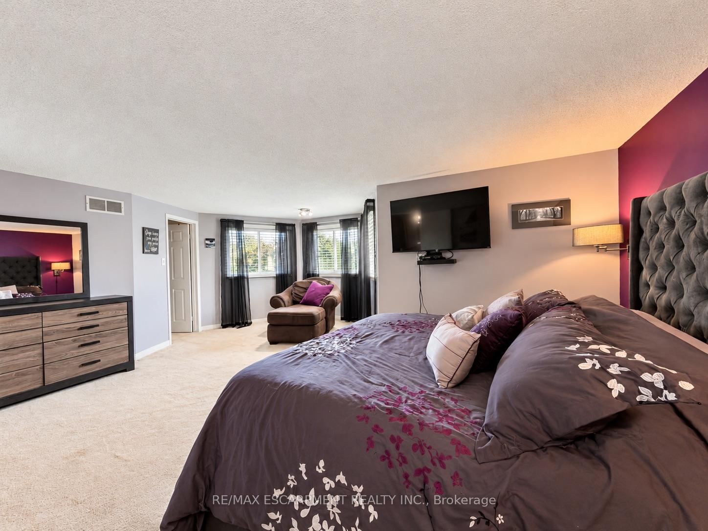 Photo 31 of 35 Gerald Crescent, Hamilton, Stoney Creek Mountain — HOMEH