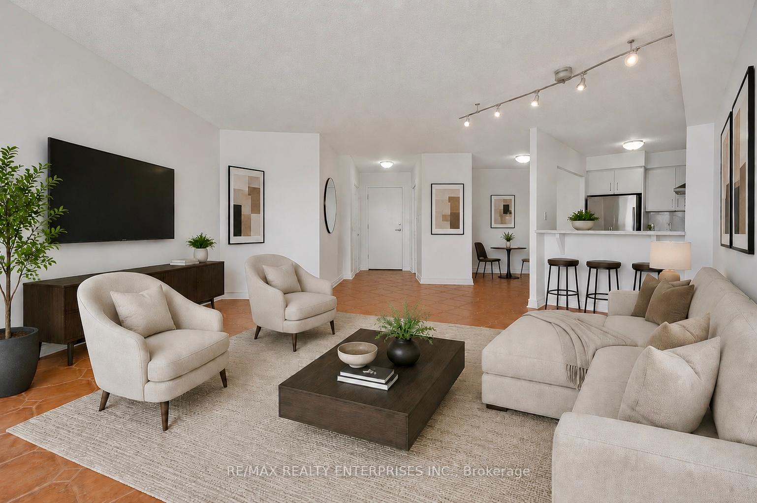 Photo 5 of Unit 607, 2261 Lake Shore Boulevard W, Etobicoke, Mimico — HOMEH