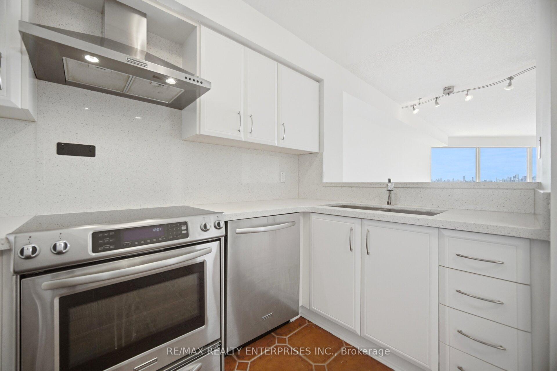 Photo 19 of Unit 607, 2261 Lake Shore Boulevard W, Etobicoke, Mimico — HOMEH
