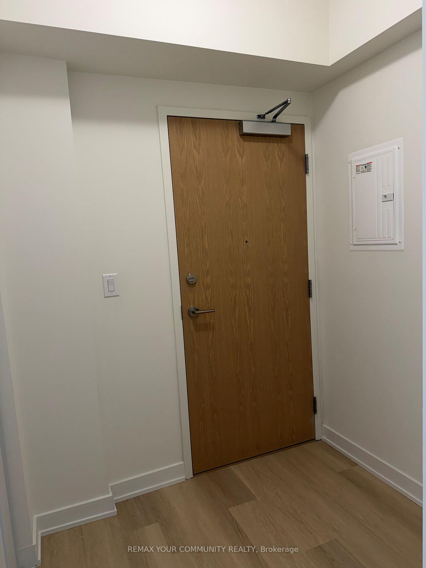 Photo 4 of Unit 809, 2825 Jane Street, North York, Glenfield-Jane Heights — HOMEH