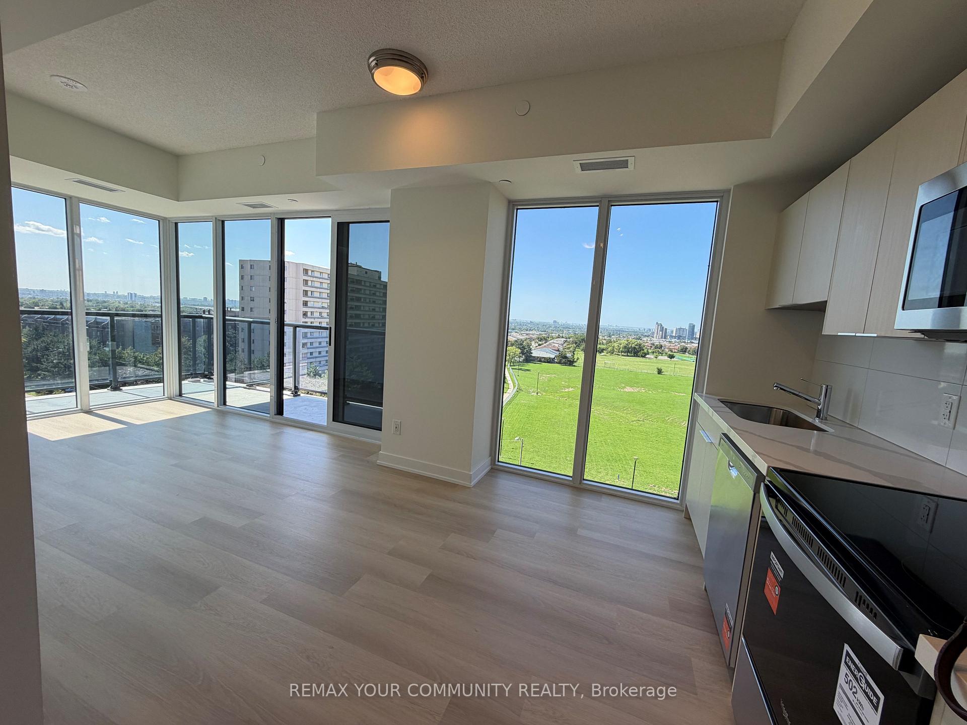 Photo 5 of Unit 809, 2825 Jane Street, North York, Glenfield-Jane Heights — HOMEH