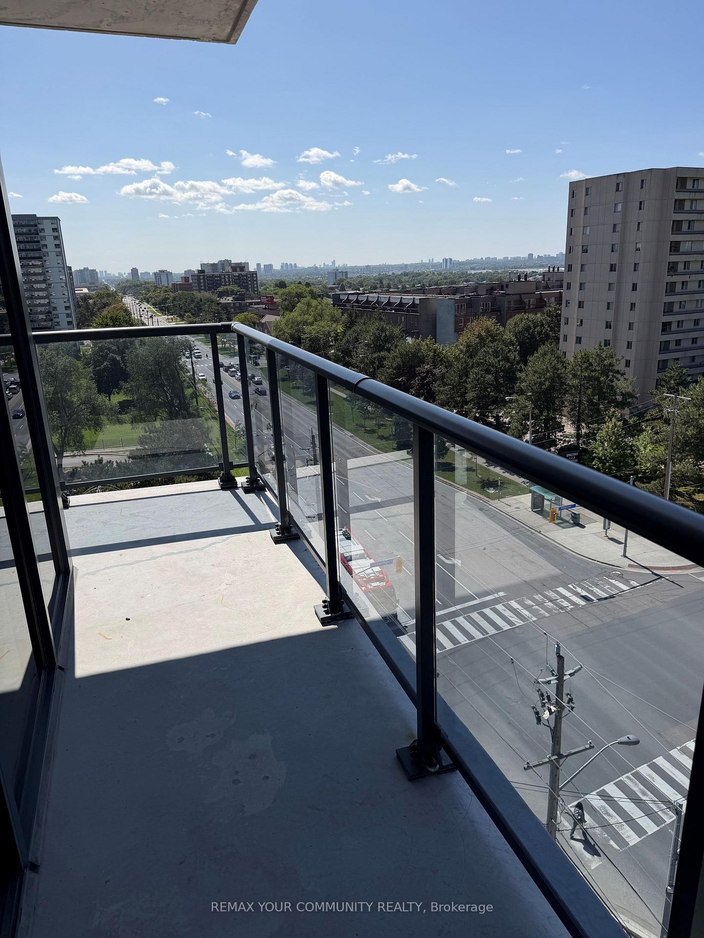 Photo 10 of Unit 809, 2825 Jane Street, North York, Glenfield-Jane Heights — HOMEH