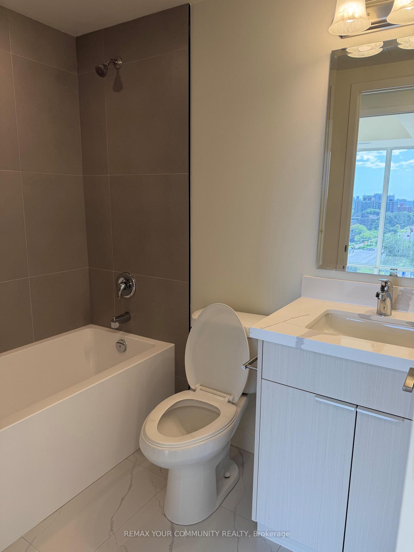 Photo 13 of Unit 809, 2825 Jane Street, North York, Glenfield-Jane Heights — HOMEH
